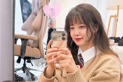 Goo Hye Sun gây sốt với tạo hình nữ sinh ở tuổi 42, nhan sắc trẻ trung khiến dân mạng bất ngờ