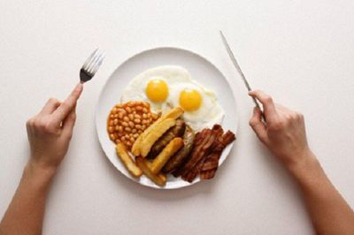 Vì sao cơ thể càng ngày càng dễ tăng cân dù ăn không nhiều như trước?