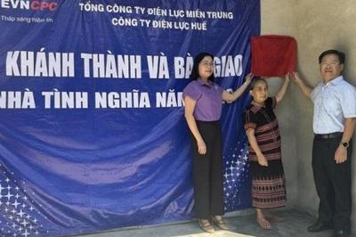 Điện lực Huế trao nhà tình nghĩa cho hộ gia đình có công với cách mạng
