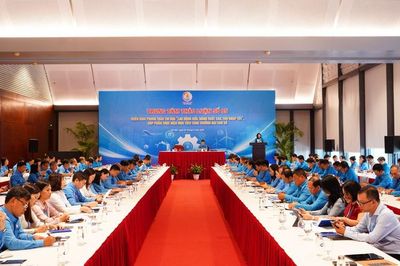 Đổi mới thi đua, nâng tầm phong trào 'Giỏi việc ngân hàng, đảm việc nhà'