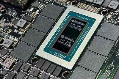 Mỹ 'vá lỗ hổng' mua chip AI qua nước thứ ba của các công ty Trung Quốc