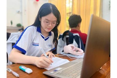 Sĩ tử chạy đua trước giờ 'G'