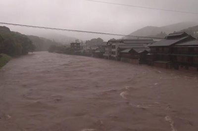 Bão Jangmi đổ bộ vào tỉnh Wakayama của Nhật Bản