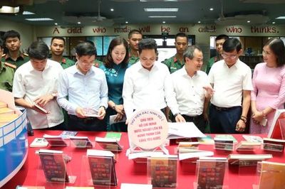 Bắc Ninh khai mạc trưng bày tư liệu chuyên đề 'Hồ Chí Minh - Cuộc hành trình của thời đại'