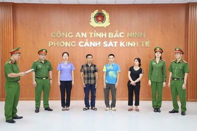 Bắc Ninh: Khởi tố 3 đối tượng dùng hóa chất sản xuất gần 1000 tấn giá đỗ