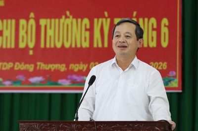 Chủ tịch UBND tỉnh Phạm Hoàng Sơn dự sinh hoạt Chi bộ tổ dân phố Đông Thượng, phường Tân An