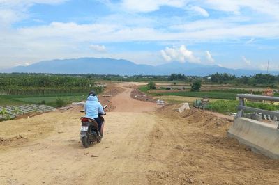 Vướng mặt bằng, khan hiếm vật liệu:Nhiều dự án nguy cơ chậm tiến độ