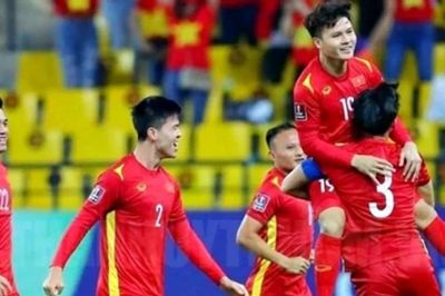 Tuyển Việt Nam và bài toán chuyển giao: HLV Kim Sang-sik đối mặt thử thách lịch sử