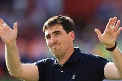 Liverpool bổ nhiệm Andoni Iraola: Cuộc đại tu nhân sự và sự ra đi của các công thần