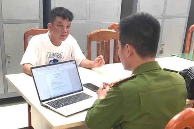 Bàn giao đối tượng có dấu hiệu lừa đảo cho Công an TP Hồ Chí Minh