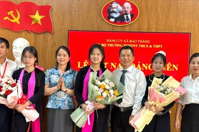 Tự hào 'mốc son' tuổi 18