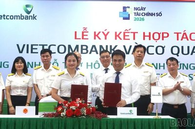 Ngành thuế và Vietcombank ký kết hợp tác đồng hành hỗ trợ hộ kinh doanh