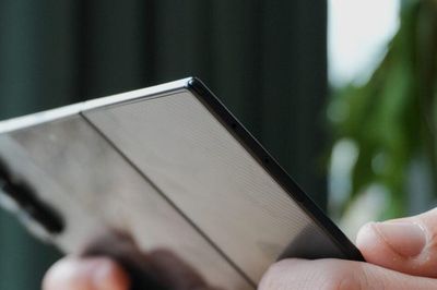 Galaxy Z Fold8: Trọng lượng siêu nhẹ 201 gram và nâng cấp sạc nhanh 45W