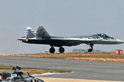 Không quân Ấn Độ cân nhắc mua tiêm kích Su-57 của Nga để thu hẹp khoảng cách tàng hình
