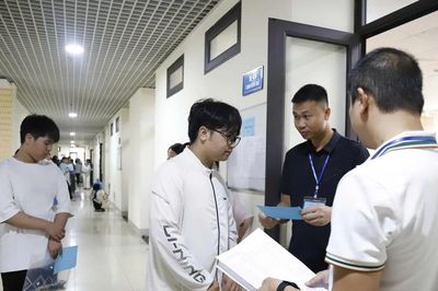 Thi vào lớp 10 các trường THPT chuyên: 3.759 thí sinh hoàn thành bài thi, 13 thí sinh vắng thi