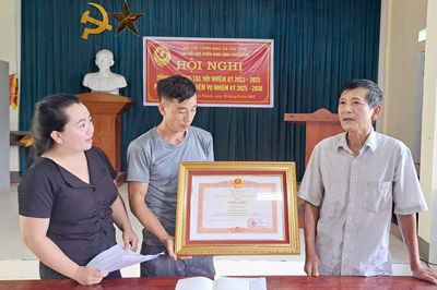 Người trưởng xóm nói dân nghe, làm dân tin