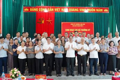 Các đồng chí lãnh đạo tỉnh Thái Nguyên dự sinh hoạt chi bộ ở cơ sở