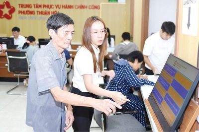 Hiệu quả của chính quyền địa phương 2 cấp nhìn từ bộ phận một cửa