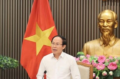 Tập trung nguồn lực rà soát quy định pháp luật, gỡ vướng thể chế để tăng trưởng 2 con số