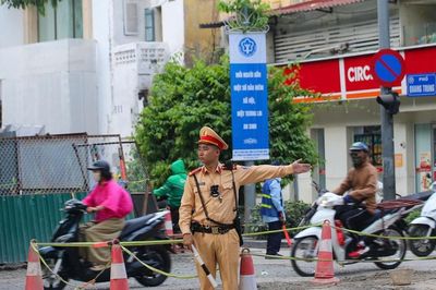 Hà Nội: Bám sát công trường, bảo đảm giao thông tại hơn 70 điểm rào chắn