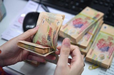 Lãi suất liên ngân hàng lên gần 11%/năm