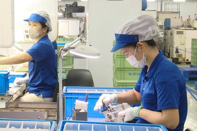 Doanh nghiệp giảm giờ làm cho người lao động