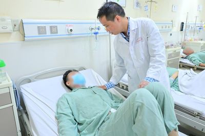 Bệnh viện E cứu sống quả thận dập nát cho người bệnh đa chấn thương bằng kỹ thuật ghép tự thân