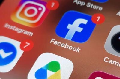 Meta lên tiếng trước tin đồn Facebook sắp thu phí người dùng