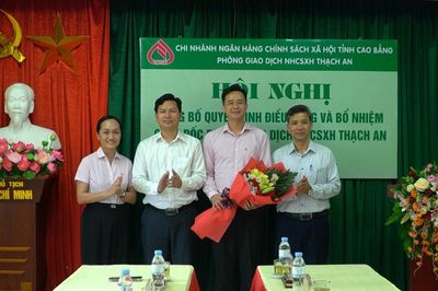 Công bố Giám đốc Phòng Giao dịch Ngân hàng Chính sách xã hội Thạch An