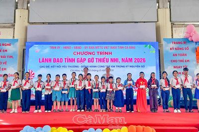 Lãnh đạo tỉnh Cà Mau gặp gỡ hơn 400 trẻ em nhân Tháng hành động vì trẻ em