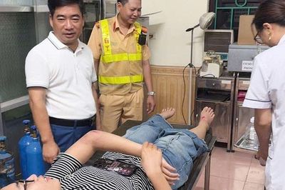Nữ sinh lớp 12 bất ngờ ngã gục trên đường do nắng nóng, may mắn được 'cứu nguy trong tích tắc'