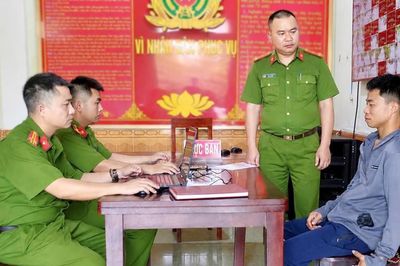 Giật điện thoại của phụ nữ đi đường, người đàn ông nhanh chóng sa lưới