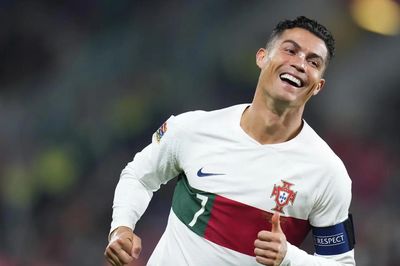 Cầu thủ lớn tuổi nhất World Cup 2026: Ronaldo 41 tuổi vẫn trẻ hơn 1 người