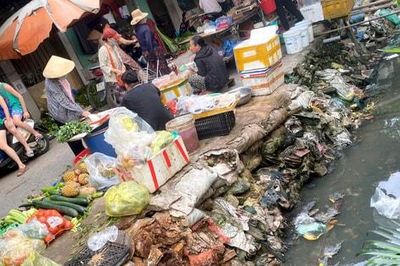 Mương hở gây ô nhiễm khu dân cư