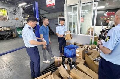Lực lượng chức năng liên tục phát hiện phụ tùng ô tô giả mạo nhãn hiệu