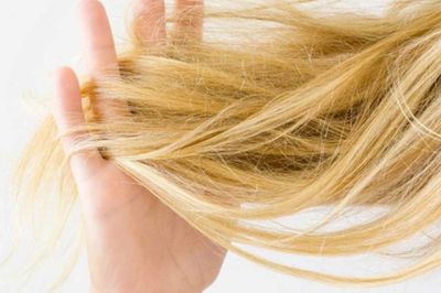 Tóc hết xù rối mỗi sáng nhờ thói quen đơn giản này vào buổi tối
