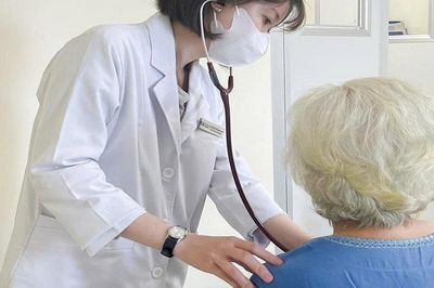 Người phụ nữ phát hiện suy tuyến thượng thận thừa nhận mắc sai lầm này sau khi dùng thuốc xương khớp