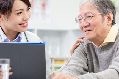 Sau tuổi 60, ngủ dậy có biểu hiện đau đầu, chóng mặt cần cảnh giác: Làm ngay điều này để sống thọ hơn