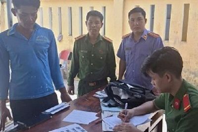 Bắt tạm giam đối tượng tham ô tài sản của cây xăng
