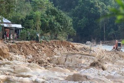 Mưa lũ gây sạt lở ven Thác Trượt, Huế triển khai dự án khắc phục