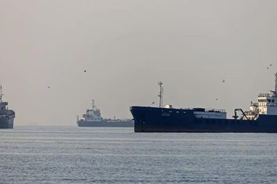Iran tuyên bố tấn công tàu quân sự Mỹ, Washington lập tức bác bỏ