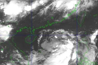 Áp thấp nhiệt đới giật cấp 8, cách đặc khu Hoàng Sa khoảng 320km