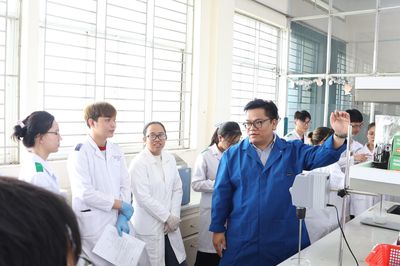 Thu nghìn tỉ nhưng khoa học công nghệ 'nhỏ giọt'