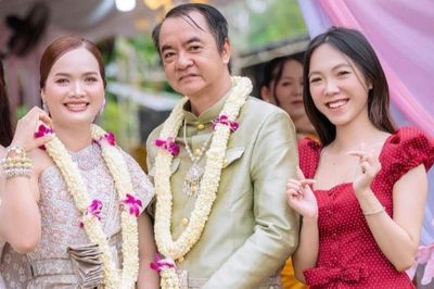 5 triệu lượt xem con gái khoe đám cưới bố với mẹ kế người Khmer