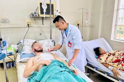Một khách Nga bị đâm thấu tim, mang nhóm máu siêu hiếm