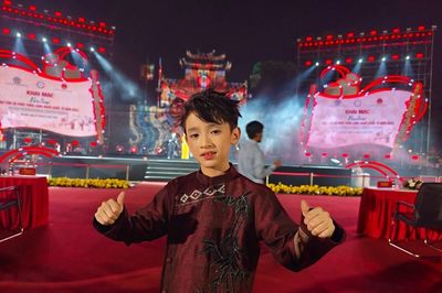 Học giỏi, hát hay và giàu yêu thương - câu chuyện đẹp của Liu Đức Minh