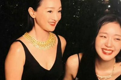 Khung hình sao Hoa - Hàn sang nhất lúc này: Đại minh tinh kế bên nàng thơ kém 17 tuổi