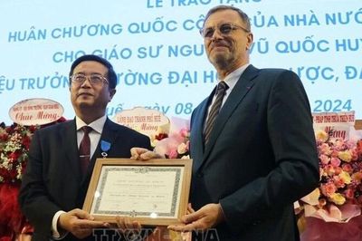 Giáo sư, Tiến sĩ Nguyễn Vũ Quốc Huy được giao quyền Giám đốc Đại học Huế