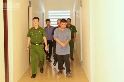 Khởi tố 2 đối tượng giả danh phóng viên để tống tiền