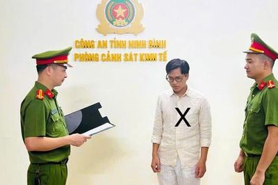 Khởi tố thanh niên bán hàng giả nhãn hiệu giày thể thao 'Bull Sneaker'